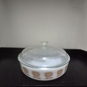 Heat Proof 8 USA Stamped on Bottom, Milk Glass, Gold Pattern Sunflower, Federal,